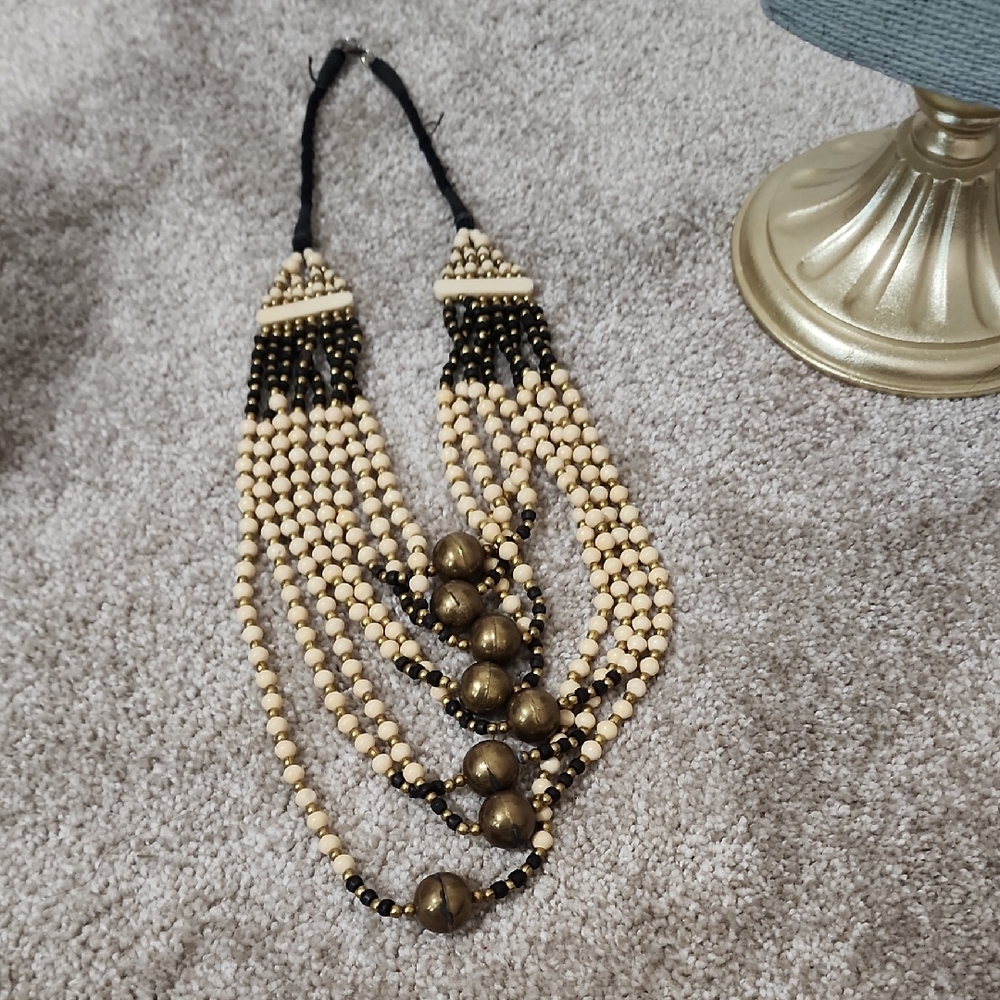 Vintage Black and Cream Beaded Necklace - Picture 3 of 3